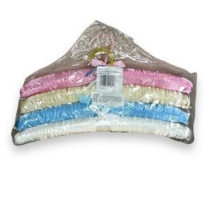 NEW 4 PACK SATIN HANGERS FOR DELICATES LINGERIE WRINKLE FREE CLOSET  CLOTHING